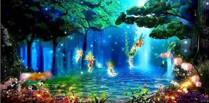 朋友打主人逗狗狗玩，狗子回头看了一眼：快喊痛，我就可以护主了！