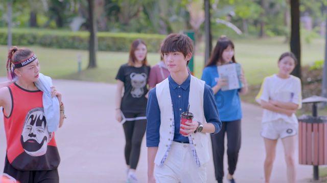 南京一条没回的信息救8旬母亲命，作为子女如何保障独居老人的安全？游戏画面